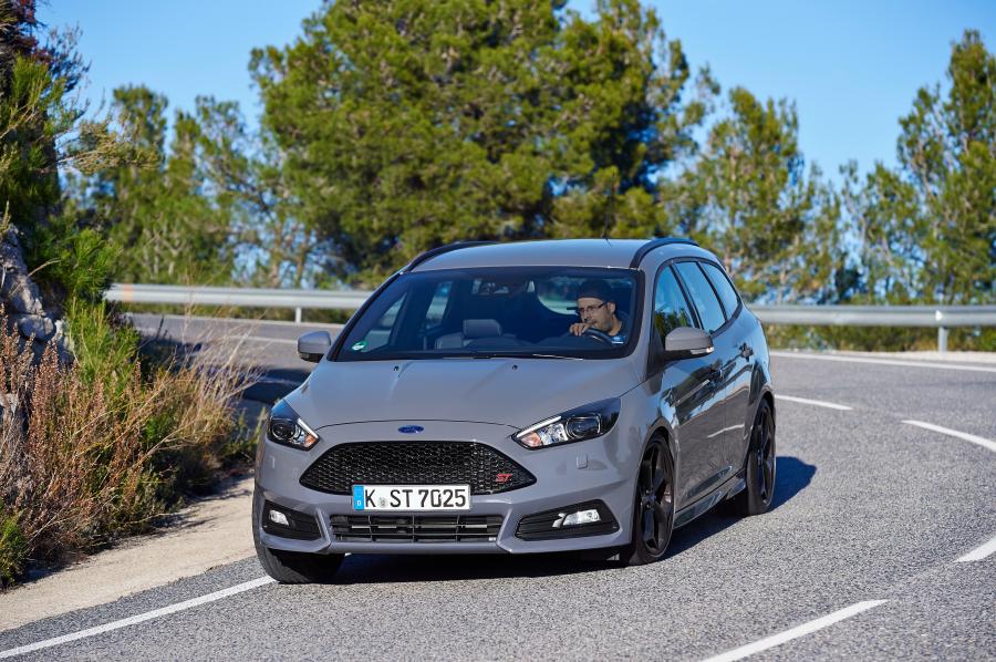  Ford Focus ST Turnier 2014 года  (фото 13 из 18)